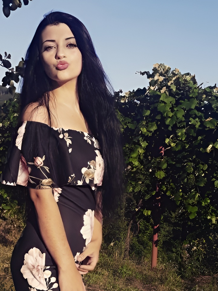 Ангелина привлекальеная девушка из Альметьевска цена от 10000 руб