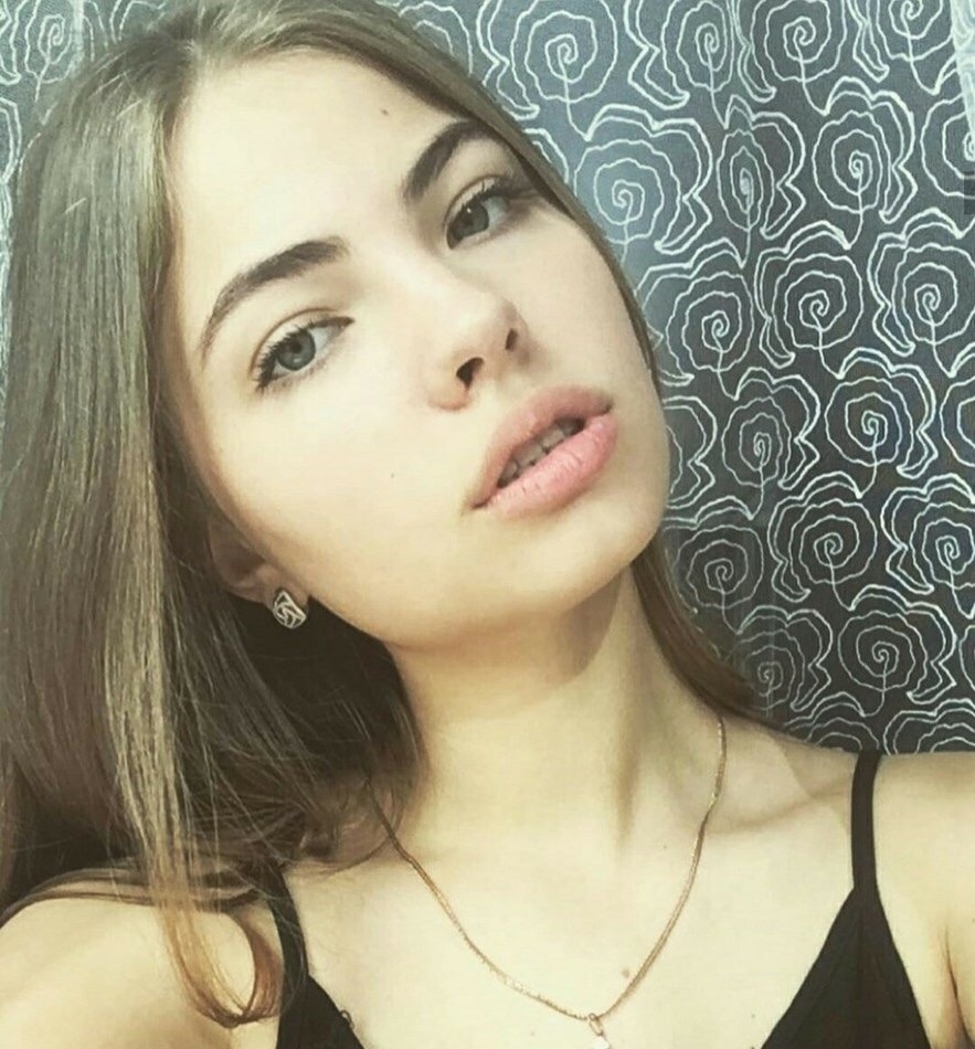 Кристина привлекальеная девушка из Альметьевска цена от 3500 руб