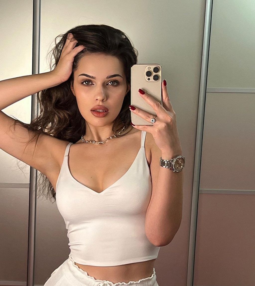 Ксюша привлекальеная девушка из Альметьевска цена от 3000 руб