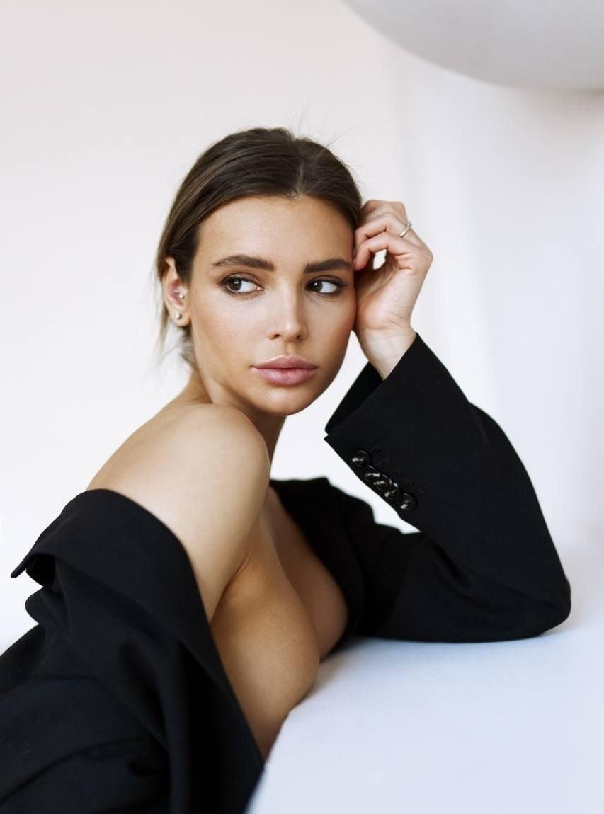 Санечка привлекальеная девушка из Альметьевска цена от 4000 руб