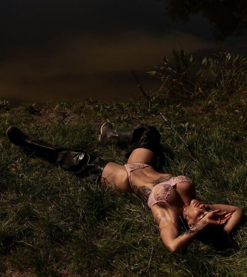 Юля привлекальеная девушка из Альметьевска цена от 8000 руб