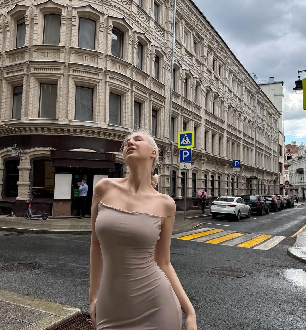 Алёнка привлекальеная девушка из Альметьевска цена от 5000 руб