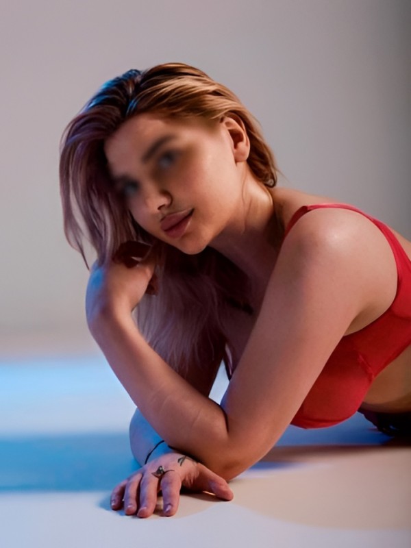 Наташа привлекательная девушка из Альметьевска цена от 1500 руб