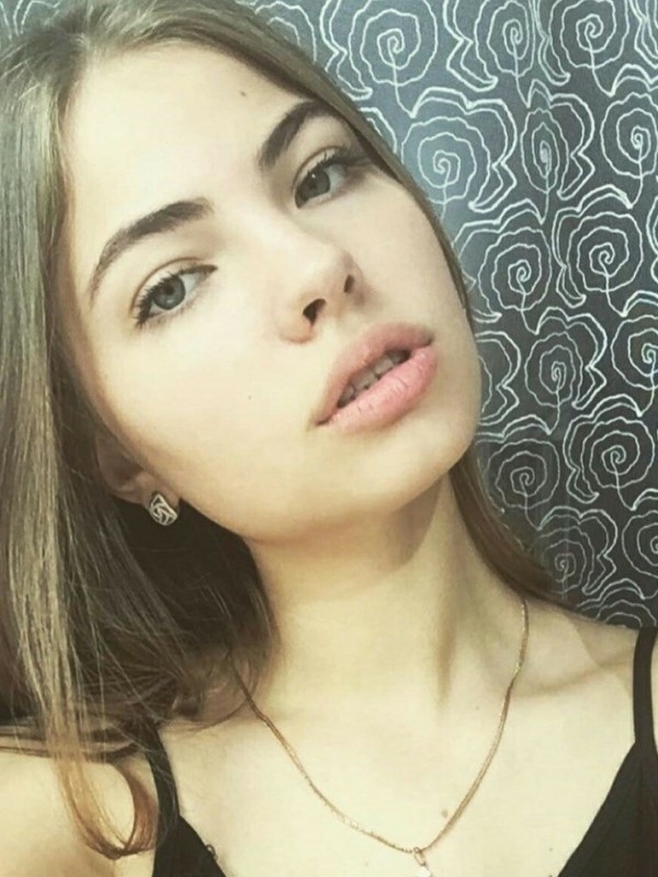 Кристина привлекательная девушка из Альметьевска цена от 3500 руб