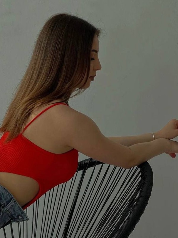 🎥 Лия привлекательная девушка из Альметьевска цена от 3500 руб