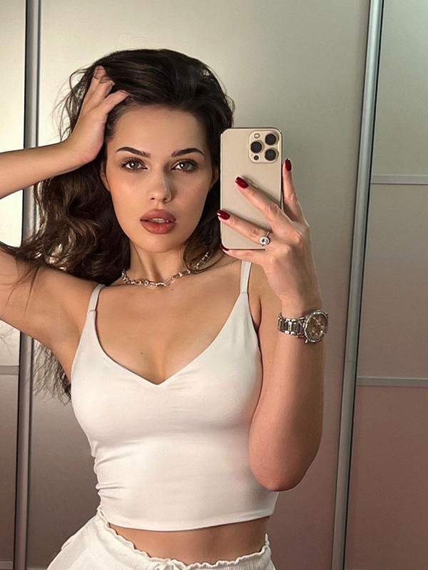 Ксюша привлекательная девушка из Альметьевска цена от 3000 руб