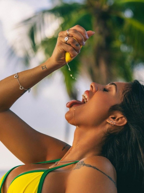 Карина привлекательная девушка из Альметьевска цена от 4000 руб