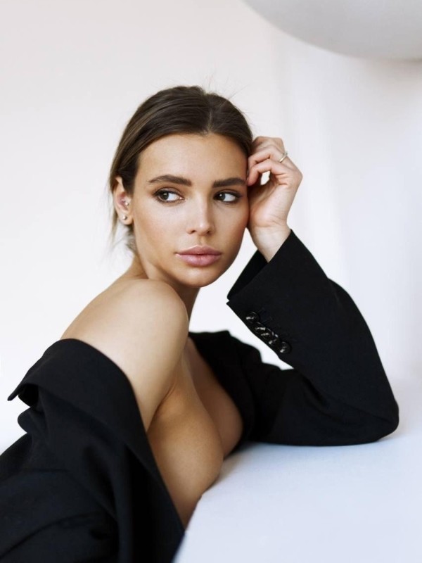 Санечка привлекательная девушка из Альметьевска цена от 4000 руб