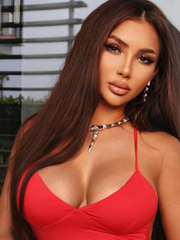 Дана привлекательная девушка из Альметьевска цена от 9000 руб